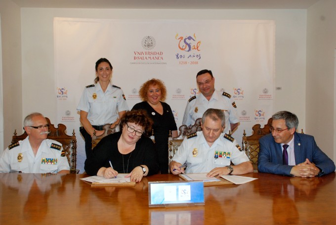 Firma convenio USal-Policia_ORIG_01